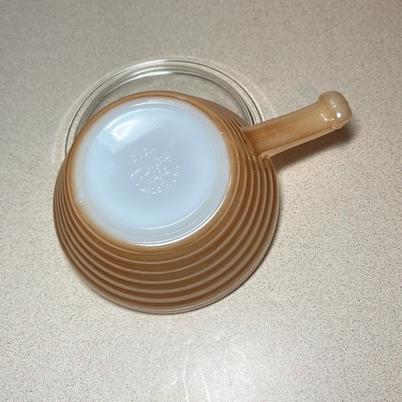 Fire-king bakeware - Picture 7 of 8